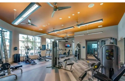Haltom City Apartamento | Luxury 1 bedroom unit with pool access, gym