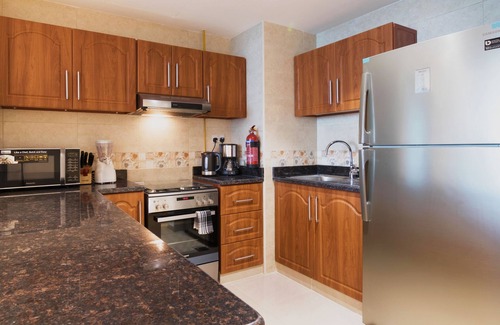 Rumailah Apartamento | Lujoso apartamento de 1 dormitorio en la playa con vista completa al mar