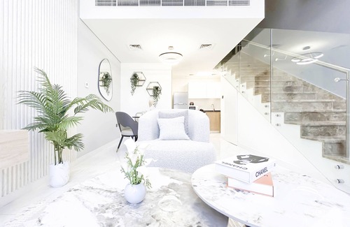 Dubai Apartamento | Luxury 1-BR Villa in Rukan: Dubai Skyline Views!