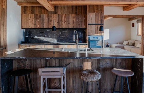 Vallandry Chalet De Esquí | Luxury 10 person, 5 bedroom chalet with hot tub, sauna and steam room.