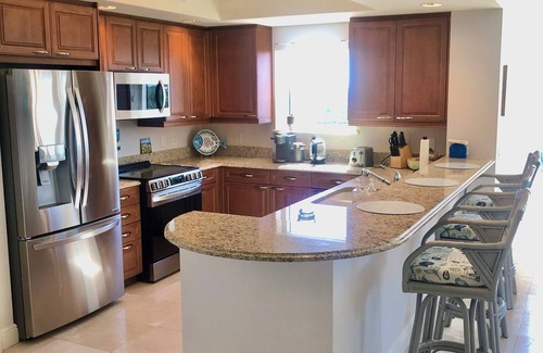 Bonita Springs Condominio | Luxury 10th Floor Coastal Condo- 3BR/3.5BA Private Beach & Resort Amenities!