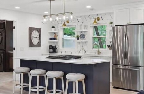 Minnetonka Casa | Luxury 1800sq.ft Home - Sleeps 8