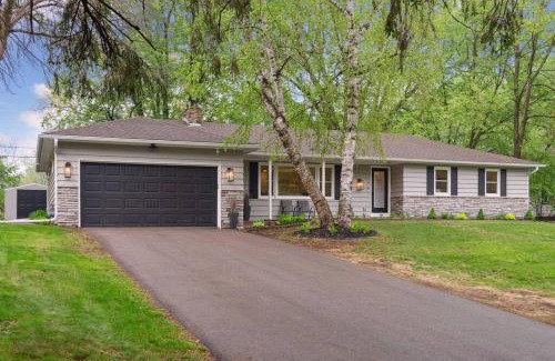 Minnetonka Casa | Luxury 1800sq.ft Home - Sleeps 8