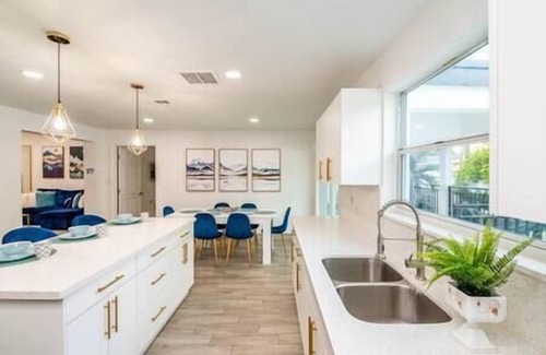 Flagami Casa | Luxury 1Bd/1Ba Apartment PatioBBQ. Coral Gables.