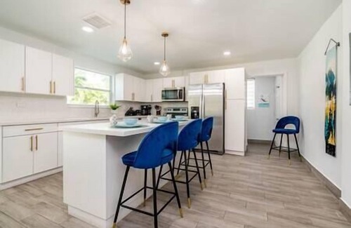 Flagami Casa | Luxury 1Bd/1Ba Apartment PatioBBQ. Coral Gables.