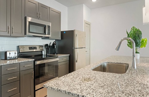 Stony Ridge North Apartamento | Luxury 1BD/1BA Near The Airport 3888