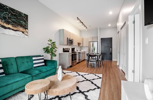 Compton Heights Apartamento | Luxury 1BD/1BR Apt in St. Louis-Pool| Gym| Free Parking!