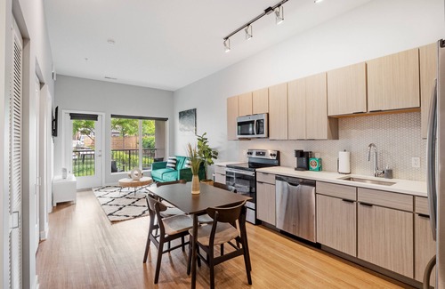 Compton Heights Apartamento | Luxury 1BD/1BR Apt in St. Louis-Pool| Gym| Free Parking!