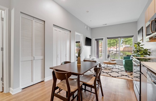 Compton Heights Apartamento | Luxury 1BD/1BR Apt in St. Louis-Pool| Gym| Free Parking!