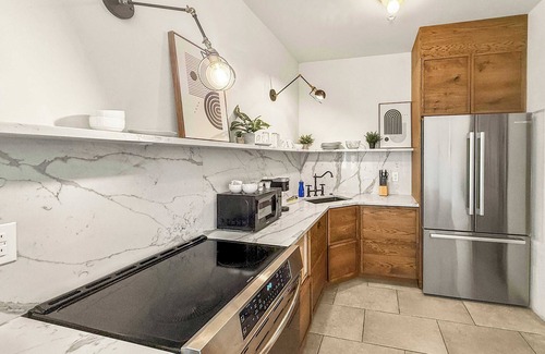 Society Hill Apartamento | Luxury 1BD Stay in South St | 1 Bed Retreat