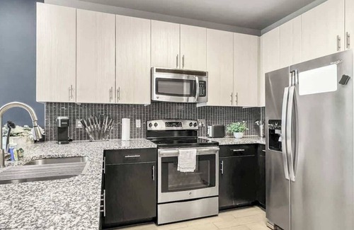 Uptown Apartamento | Luxury 1BD | Uptown | Sleeps 4 | Free Parking