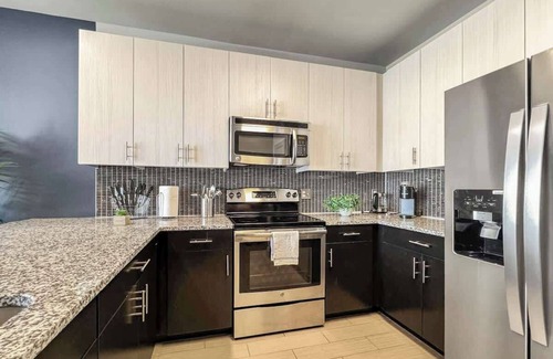 Uptown Apartamento | Luxury 1BD | Uptown | Sleeps 4 | Free Parking