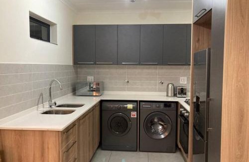 Kempton Park Apartamento | Luxury 1bed Serengeti OliveWood ORT Airport