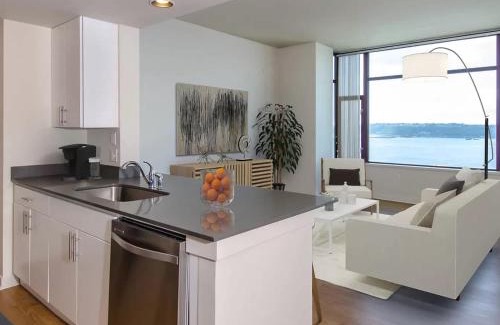 Downtown Seattle Apartamento | Luxury 1Bedroom 1bath Ferris wheel Water Views