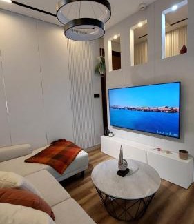 Muscat Hills Apartamento | Luxury 1BHK with Balcony - Muscat Hills