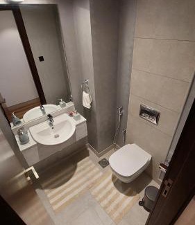 Muscat Hills Apartamento | Luxury 1BHK with Balcony - Muscat Hills