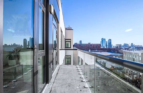 Greenpoint Apartamento | Luxury 1BR-1BA - Private Terrace - Gym - Lounge - Rooftop - Laundry