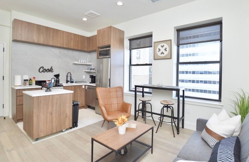 Central Business District Apartamento | 🔰Luxury 1BR Apt Kng Bed Rooftop DwnTwn Newark 5🌟