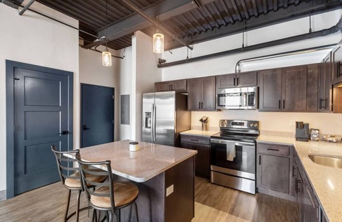 Stuart Apartamento | Luxury 1br Condo Downtown with Balcony - 201