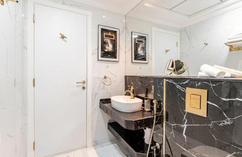 Al Barsha Apartamento | Luxury 1BR Lagoon View Arjan near Miracle Garden Vincitore Benessere by Green Sky Holiday Homes