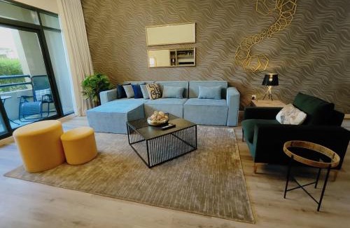 Madinat Zayed Apartamento | Luxury 2 BD, A Midtown Quintessential Community