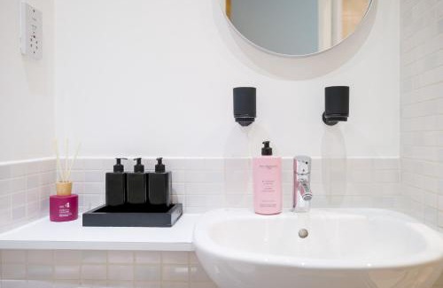 Birmingham City Centre Apartamento | Luxury 2 Bed 2 Bath Apartment With Balcony, Fast Wifi In Birmingham City Centre