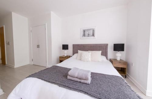 Birmingham City Centre Apartamento | Luxury 2 Bed 2 Bath Apartment With Balcony, Fast Wifi In Birmingham City Centre