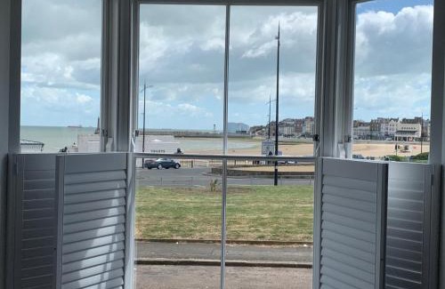 Margate Apartamento | Luxury 2 Bed Apartment with Stunning Sea View Steps from Old Town and Dreamland