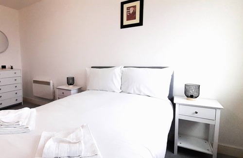 Erdington Apartamento | Luxury 2 bed Apt 10 mins to City Centre