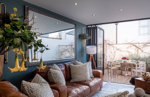 Montpellier Casa | Luxury 2-bed House in Cheltenham