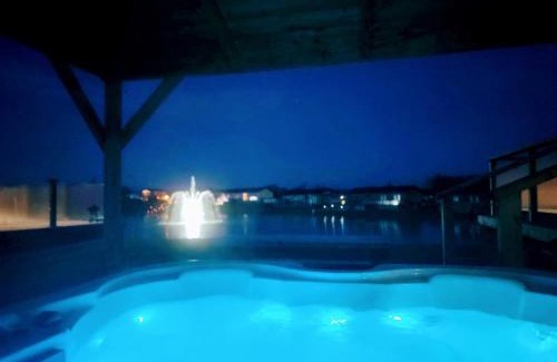 Arnold Casa | Luxury 2-Bed Lodge in Routh HotTub & Pet Friendly