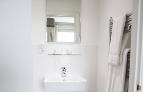 Grantchester Village Apartamento | Luxury 2 bed room apartment overlooking Grantchester Meadows ,