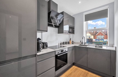 North Finchley Apartamento | Luxury 2 Bedroom 1 Bathroom Apartment | 30 Mins Central London