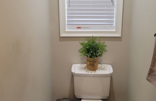 Waterbury Apartamento | Luxury 2 Bedroom 2 Bathroom Apt w/ Fireplace