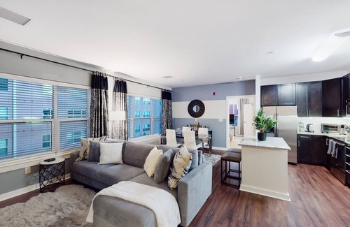 Malden Apartamento | Luxury 2 bedroom - 2 bath w/ garage parking & near train to Boston