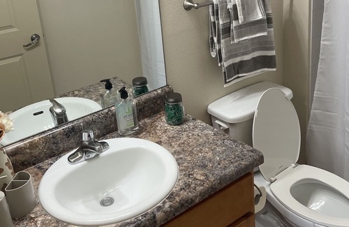 Golden Glades - The Woods Apartamento | Luxury 2 bedroom 2 bath by the beach ✨