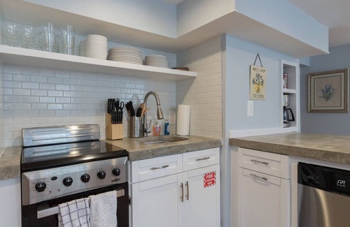 Brookland Casa | Luxury 2 bedroom apartment w/ free parking