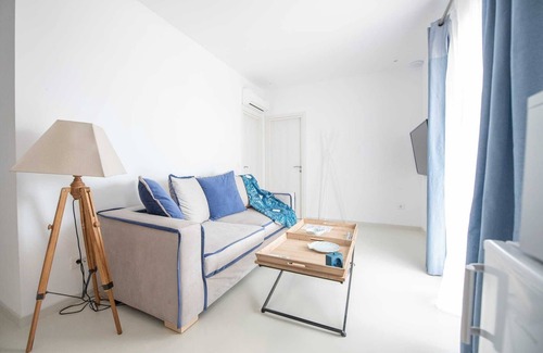Kanalia Apartamento | Luxury 2-Bedroom Apartment with Private Pool, wide Veranda and Sea View (3B)