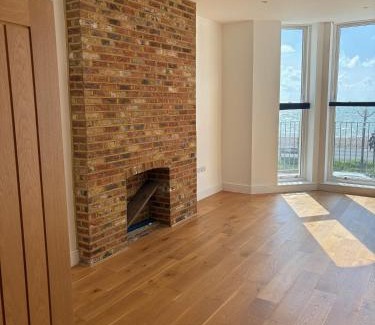 Worthing Apartamento | Luxury 2 Bedroom Apartment with Full Seaview's