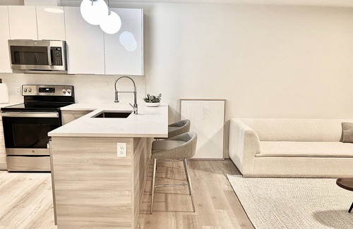 Quincy Apartamento | Luxury 2 Bedroom Apartment in Heart of Quincy