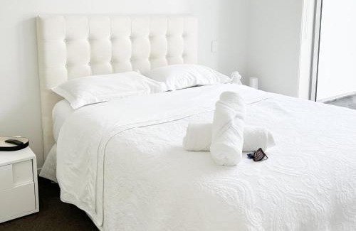 Albany Apartamento | Luxury 2 Bedroom Apartment with cocktail bar and espresso machine
