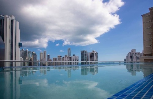Marbella Condominio | Luxury 2 bedroom apt free parking