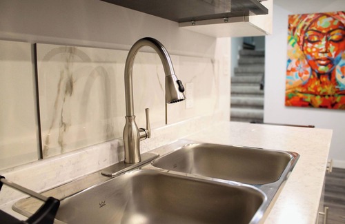 Fort Gary Casa | Luxury 2 bedroom basement