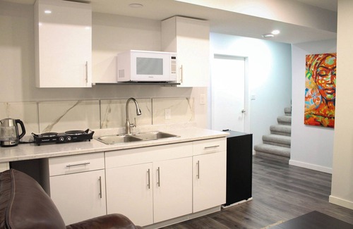 Fort Gary Casa | Luxury 2 bedroom basement