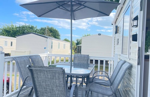 Colchester Cabina | Luxury 2 Bedroom Caravan at Mersea Island Holiday