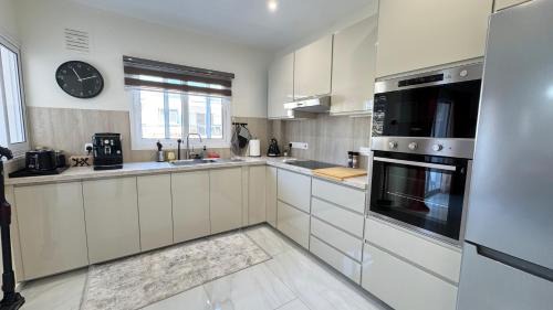 Larnaca Apartamento | Luxury 2 Bedroom City Center