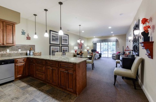 Branson Condominio | Condominio de lujo de 2 dormitorios -, unidad de servicio, excelente ubicación cerca de Branson Landing.
