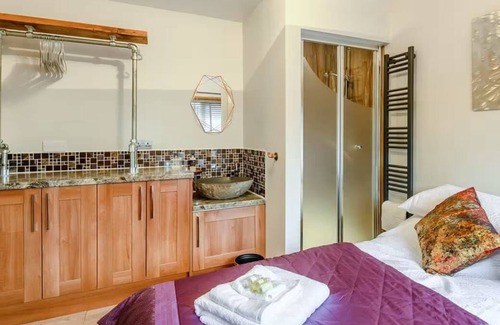 Frampton Cabina | Luxury 2 bedroom Lodge in rural lincolnshire