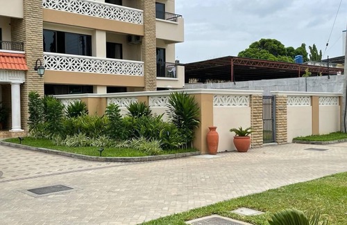 Ras Makamaiwe Apartamento | Luxury 2 Bedroom Serviced Apt in Prime Locale