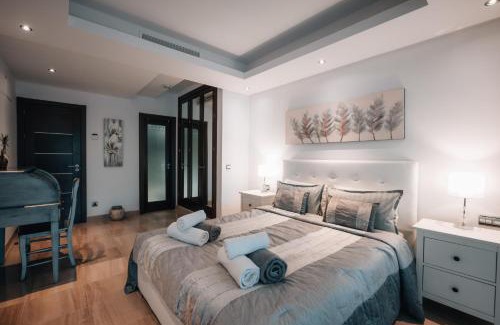 Nueva Milla de Oro Apartamento | Luxury 2 bedrooms, Private Heated Pool - EHHouse